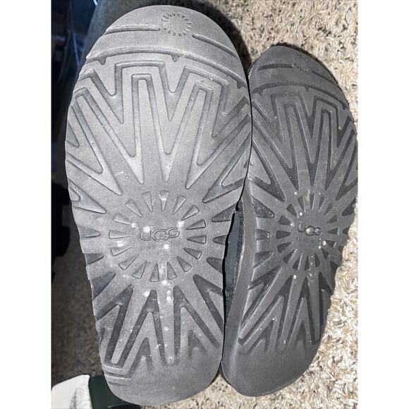 UGG Women's Black Suede Bow Back Short Boots - Size 7 - Picture 3 of 8